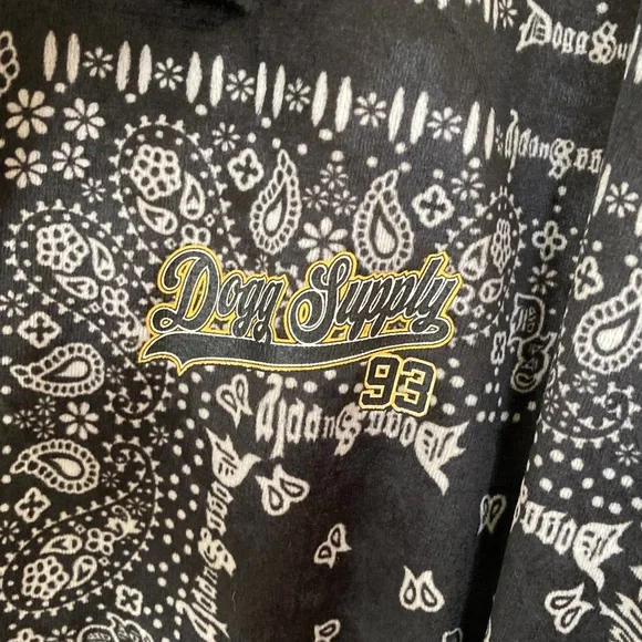 NWOT Dogg Supply Black Patterned Men's Robe - Picture 4 of 6